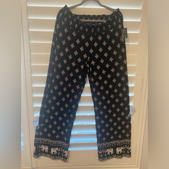 INC wide leg pants. Size XL with elastic waist band. Good condition. - Picture 9 of 12